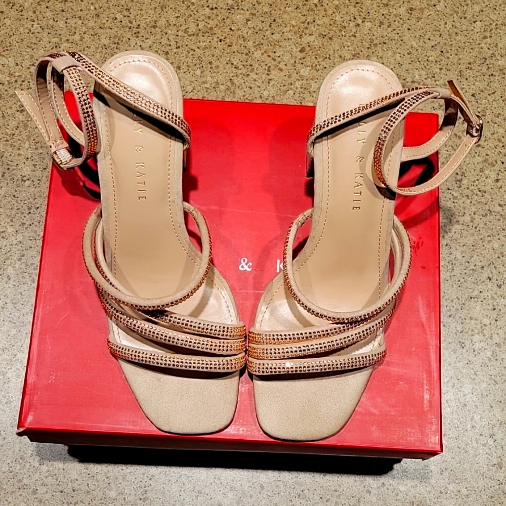 High heel shoes suede peach beige
